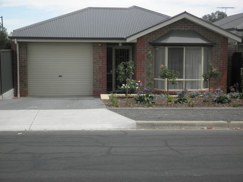 C&C's Bed And Breakfast - Holiday Find 1