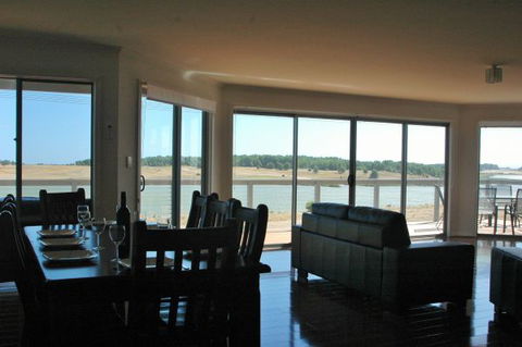 Parrydyse Clayton Bay - Holiday Find 0