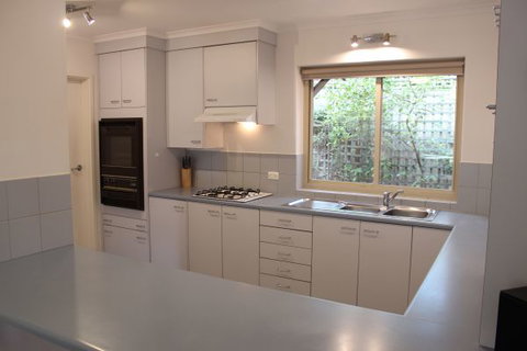 Adelaide Serviced Accommodation - Childers House - Holiday Find 3