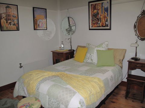 B&B Wodonga - Art Deco Accommodation - Holiday Find 3