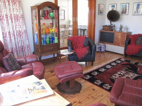 B&B Wodonga - Art Deco Accommodation - Holiday Find 6