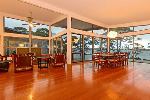 Cloudy Bay Lagoon Estate - Holiday Find 2