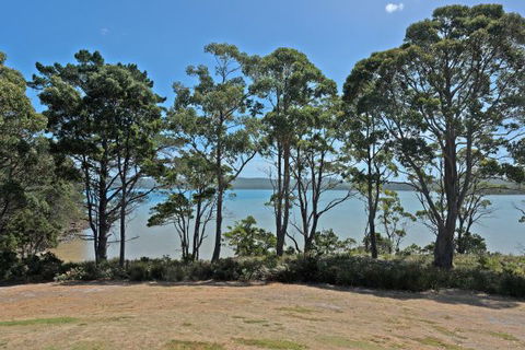 Cloudy Bay Lagoon Estate - Holiday Find 6