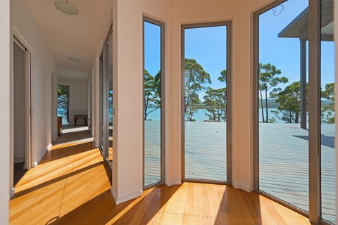 Cloudy Bay Lagoon Estate - Holiday Find 5