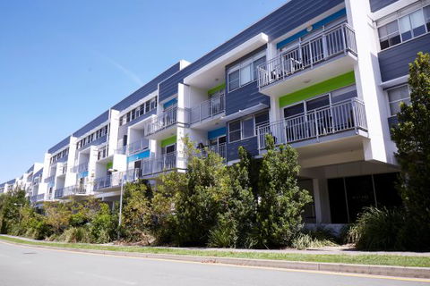 Griffith University Village - Holiday Find 0