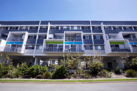 Griffith University Village - Holiday Find 1