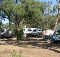 Inglewood Motel and Caravan Park - Holiday Find