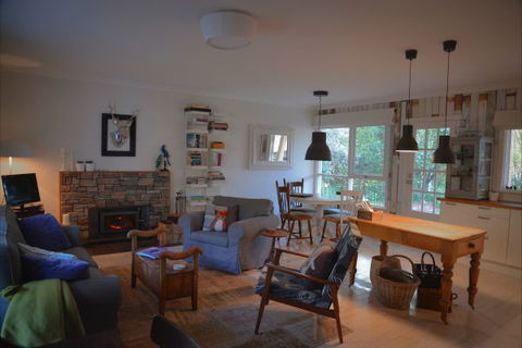 Mrs Simpson Cottage At Norala Garden - Holiday Find 0