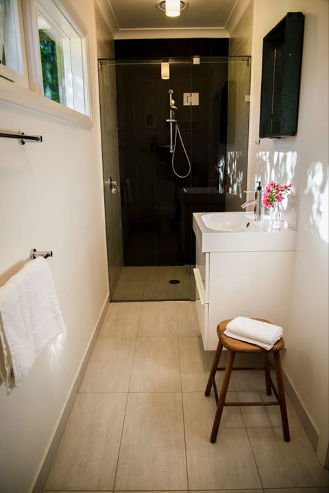 Mrs Simpson Cottage At Norala Garden - Holiday Find 5