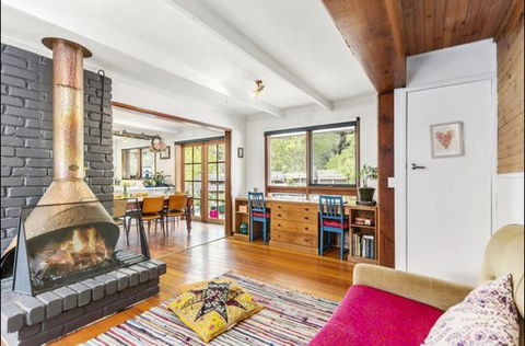 Ocean Groovers Getaway - Holiday Find 0