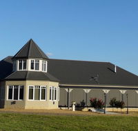 Paringa Grove Homestead - Holiday Find