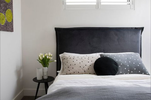 Tamarama Beach House - Holiday Find 8