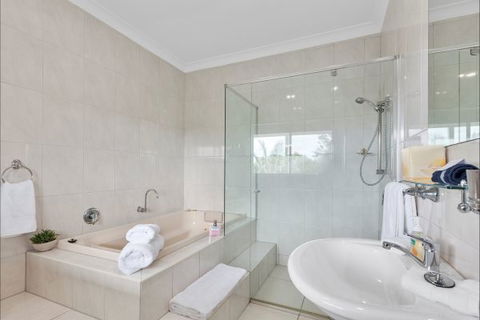 The Country House At Hunchy Luxury Bed And Breakfast Accommodation - Holiday Find 3
