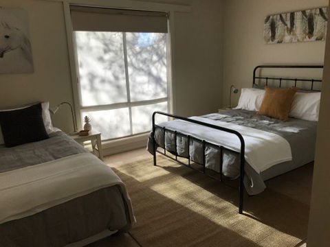 Townhouse On Deas - Holiday Find 3