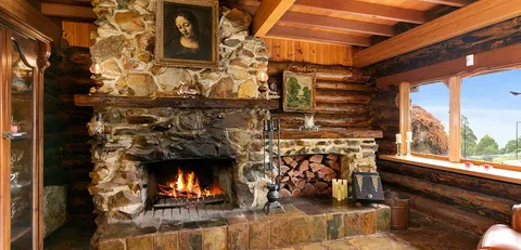 Eagles Nest Luxury Mountain Retreat - Holiday Find 3