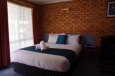 Centrepoint Motel - Holiday Find 1