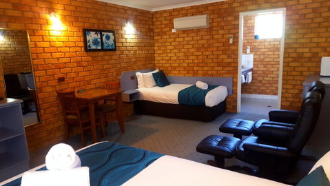 Centrepoint Motel - Holiday Find 4