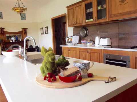 Eden Orchard And Farmstay - Holiday Find 0