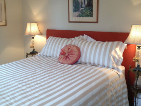 Every Man And His Dog Vineyard - Holiday Find 0