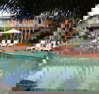 Galaxy Motel - Holiday Find