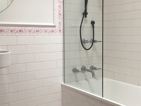 Heathcote Contemporary Art Boutique Accommodation - Holiday Find 4