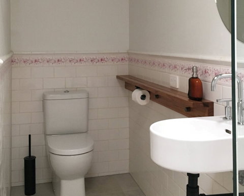 Heathcote Contemporary Art Boutique Accommodation - Holiday Find 5