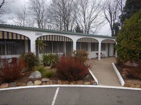 Hi Way Motor Inn - Holiday Find 0