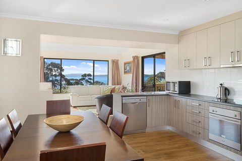 Mirramar House - Holiday Find 1
