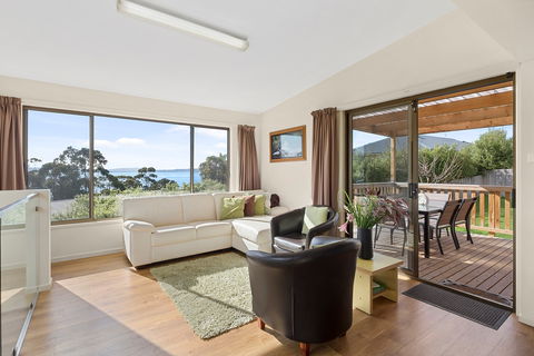 Mirramar House - Holiday Find 8
