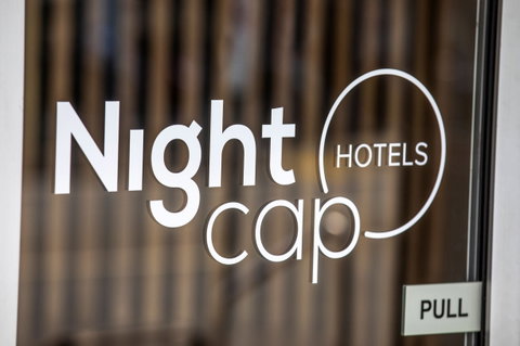 Nightcap At Carlyle Hotel - Holiday Find 4