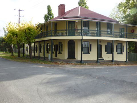 Tenterfield Lodge Caravan Park - Holiday Find 0