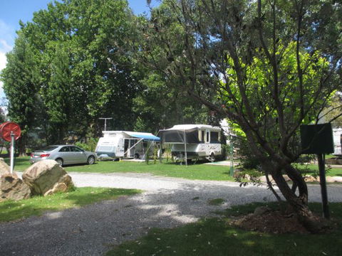 Tenterfield Lodge Caravan Park - Holiday Find 2