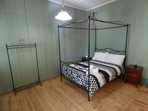 Tenterfield Lodge Caravan Park - Holiday Find 7