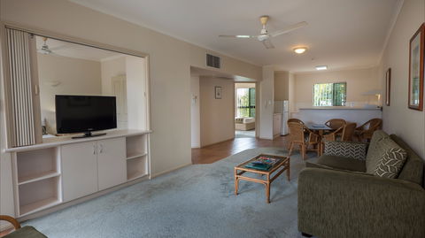 Tropic Towers Apartments - Holiday Find 8