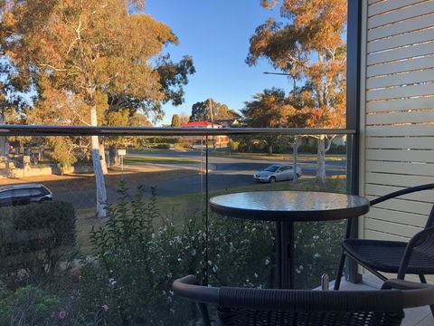 Canberra Short Term And Holiday Accommodation - Holiday Find 5