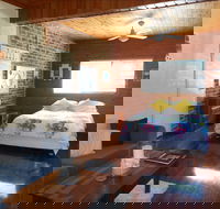 Frangi Breezes Bed and Breakfast