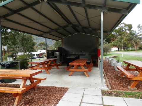 Halls Gap Caravan Park - Holiday Find 2