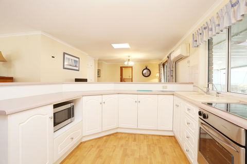 Moonta Bay Accommodation - Holiday Find 3