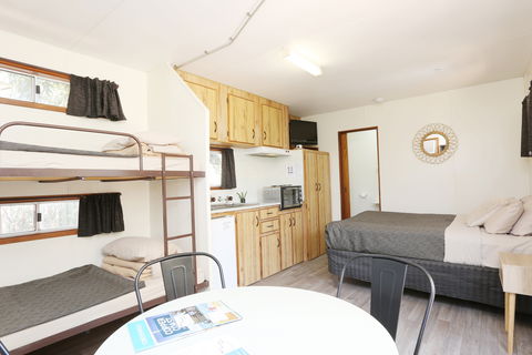 Moonta Bay Accommodation - Holiday Find 6