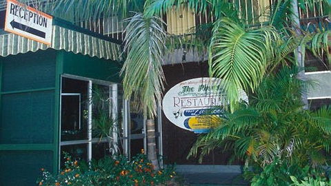 Pine Tree Motel - Holiday Find 1