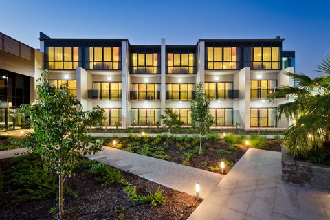 Quality Hotel Taylors Lakes - Holiday Find 0