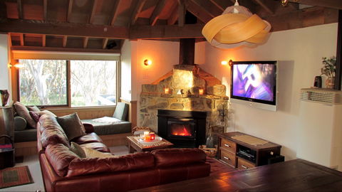 Wallace's - Crystal Creek Chalet 1 - Holiday Find 2