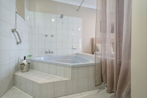 Ace Accommodation Albany - Holiday Find 2