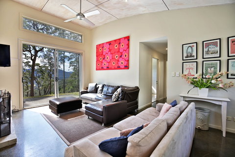 Cherrywoood - Holiday Find 1