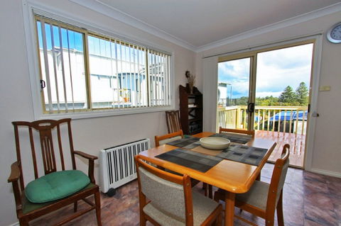 Cosy Cottage By The Sea - Holiday Find 1