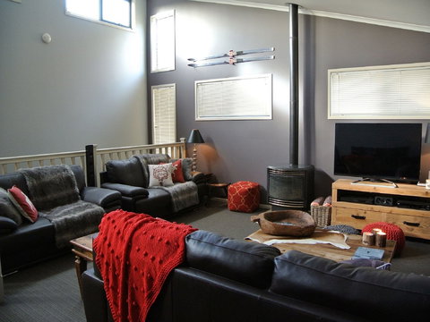 Acacia 2 - Holiday Find 0