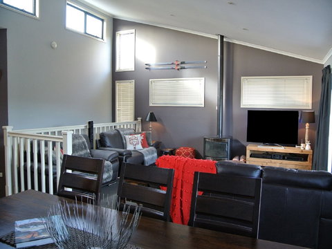 Acacia 2 - Holiday Find 2