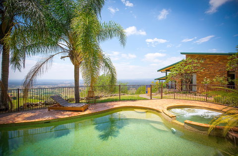 Aquila - Holiday Find 0