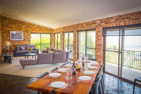 Aquila - Holiday Find 1