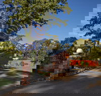 Golden Country Motel and Caravan Park - Holiday Find